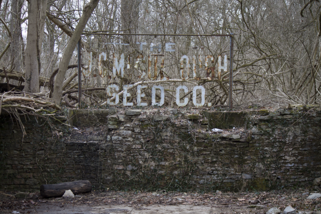 Lindner Park old sign and building